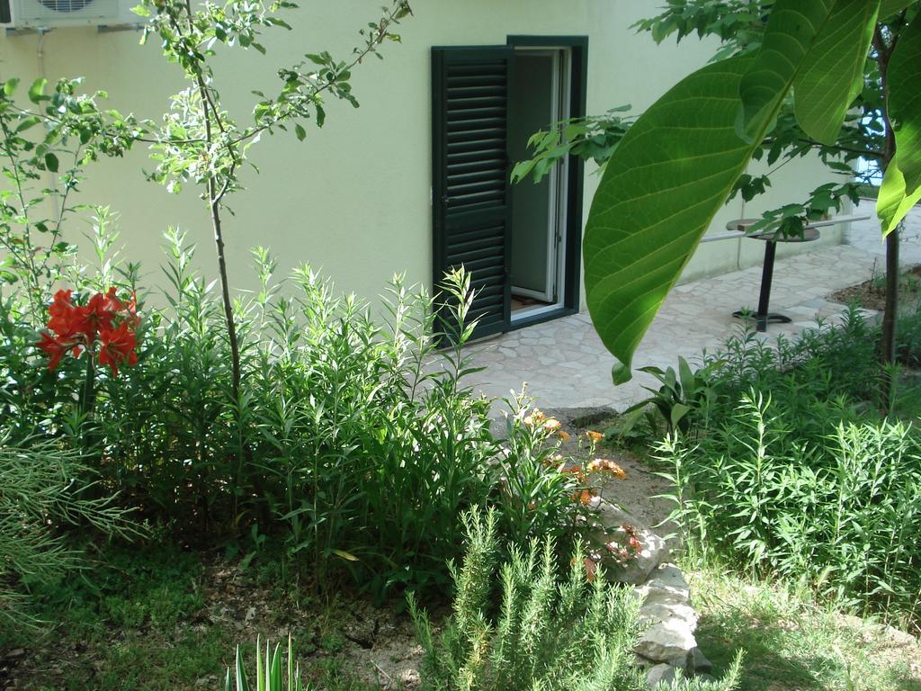 Apartments Smiljana Omiš Eksteriør billede