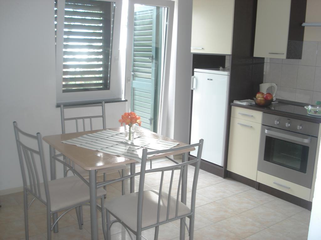 Apartments Smiljana Omiš Eksteriør billede