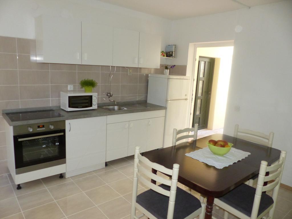 Apartments Smiljana Omiš Eksteriør billede