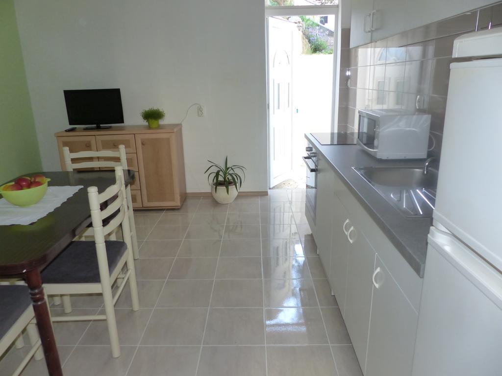 Apartments Smiljana Omiš Eksteriør billede