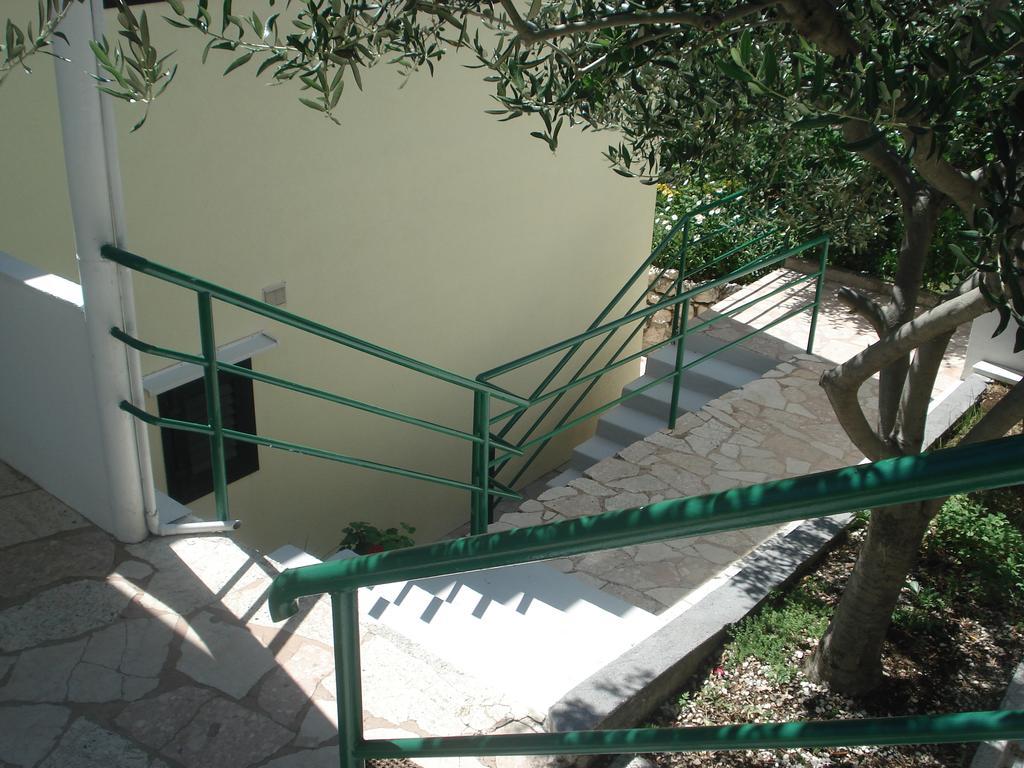 Apartments Smiljana Omiš Eksteriør billede