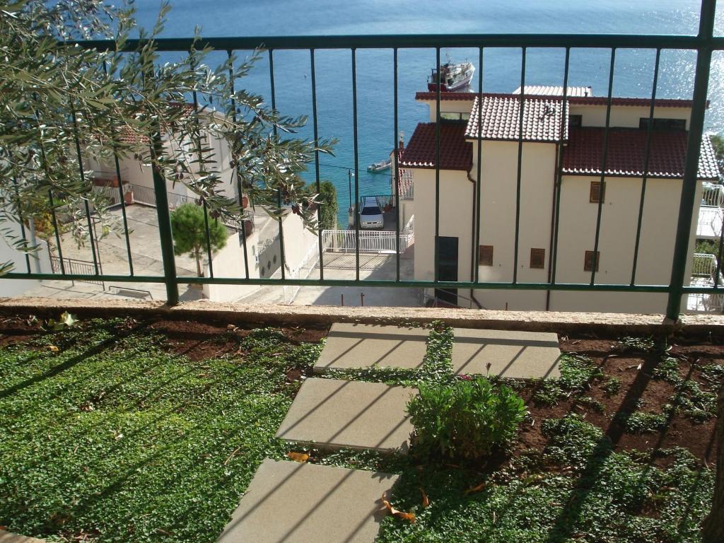 Apartments Smiljana Omiš Eksteriør billede