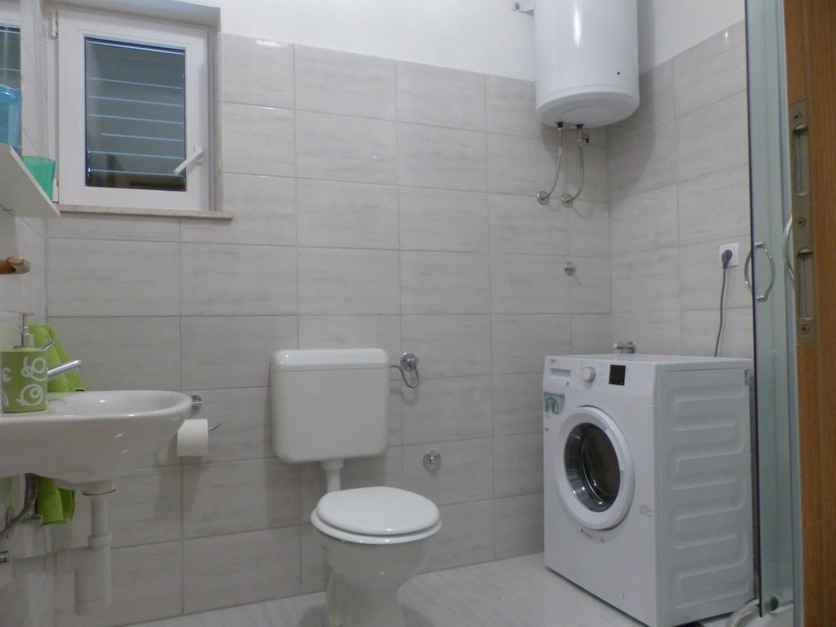 Apartments Smiljana Omiš Eksteriør billede